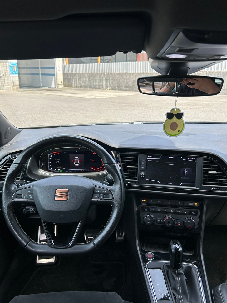SEAT Leon ST 2.0 TSI 300 Cupra 4Drive DSG