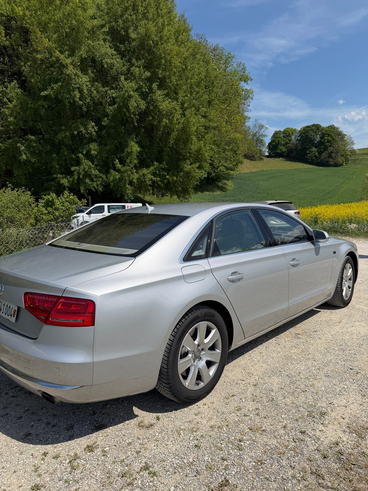 Audi A8 4.2 V8 FSI quattro - Luxus pur! Audi Audi A8 4.2 V8 FSI quattro T-Tronic