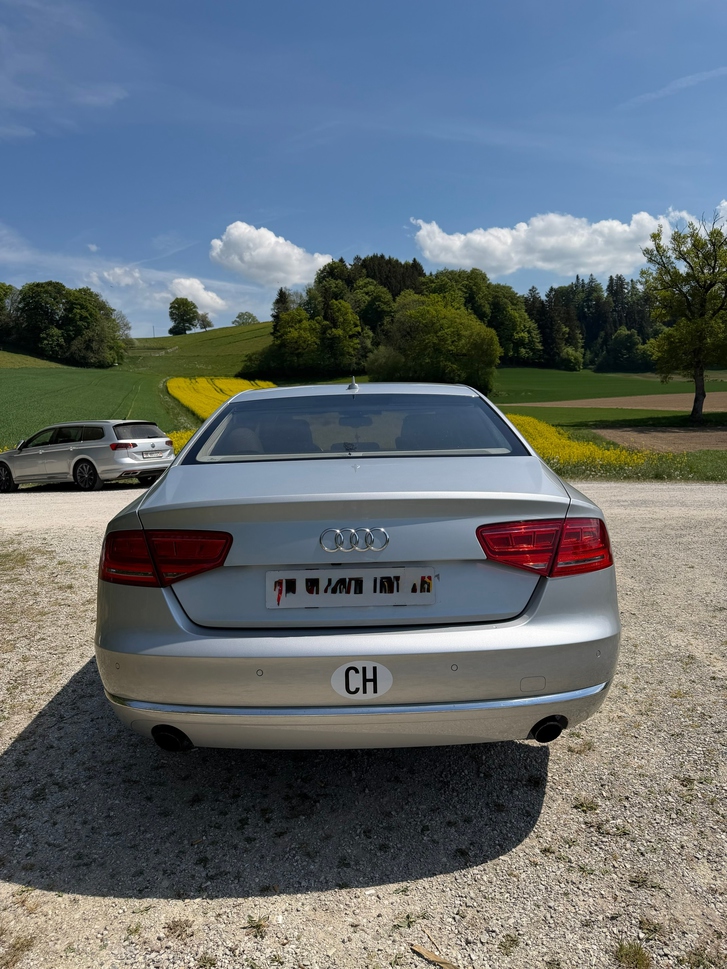 Audi A8 4.2 V8 FSI quattro - Luxus pur! Audi Audi A8 4.2 V8 FSI quattro T-Tronic