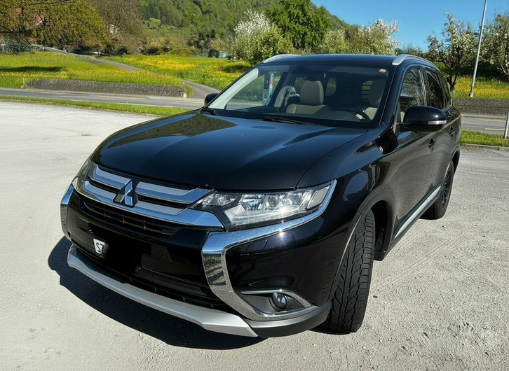 Mitsubishi Outlander 2.2 DID Diamond 7-Sitzer Allrad Mitsubishi Mitsubishi Outlander 2.2 DID Diamond