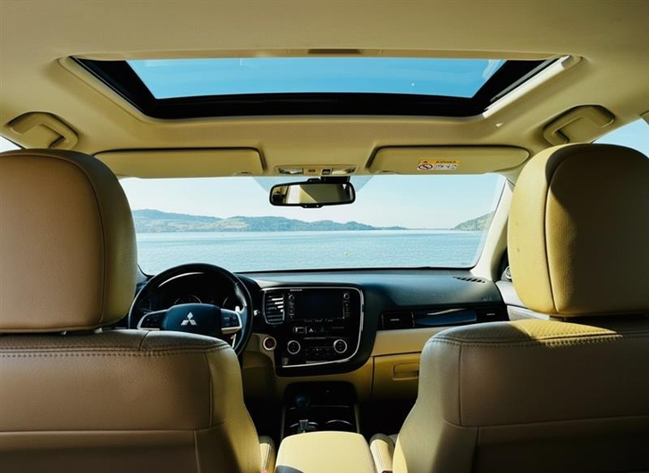 Mitsubishi Outlander 2.2 DID Diamond 7-Sitzer Allrad Mitsubishi Mitsubishi Outlander 2.2 DID Diamond