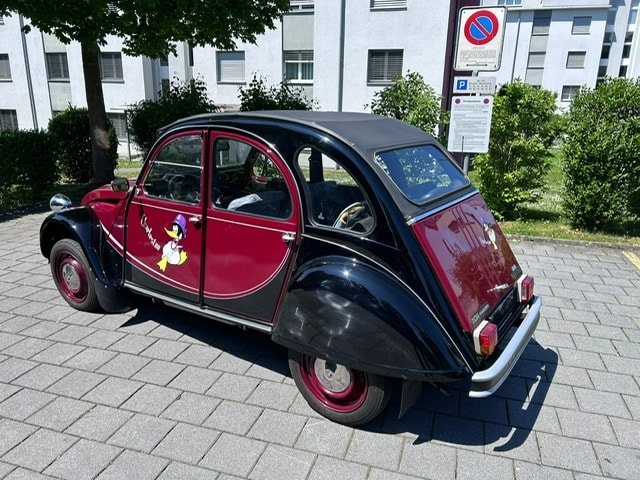 Iconischer Citroën 2CV6 Charleston - Zeitloses Design Citroën Citroën 2CV6 Charleston