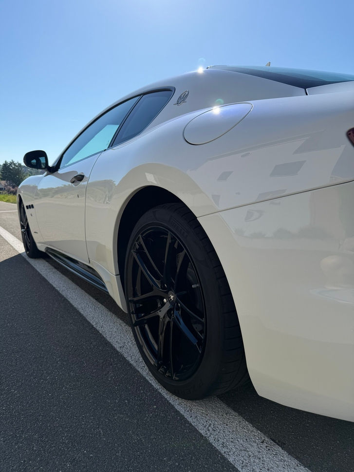Maserati Gran Turismo 4.7 V8 MC