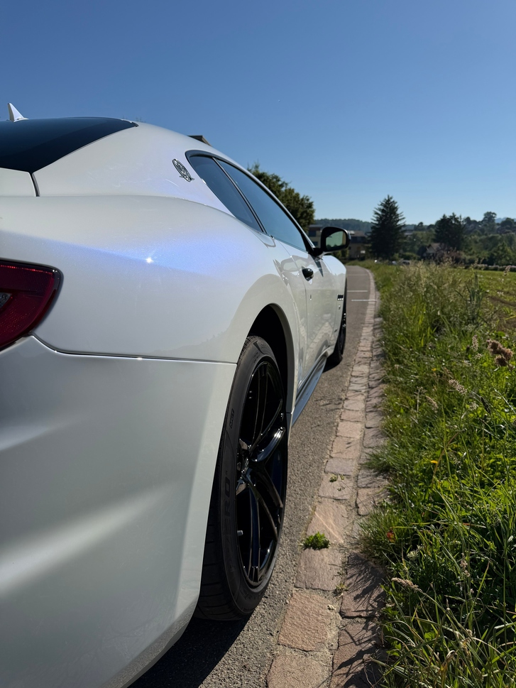 Maserati Gran Turismo 4.7 V8 MC