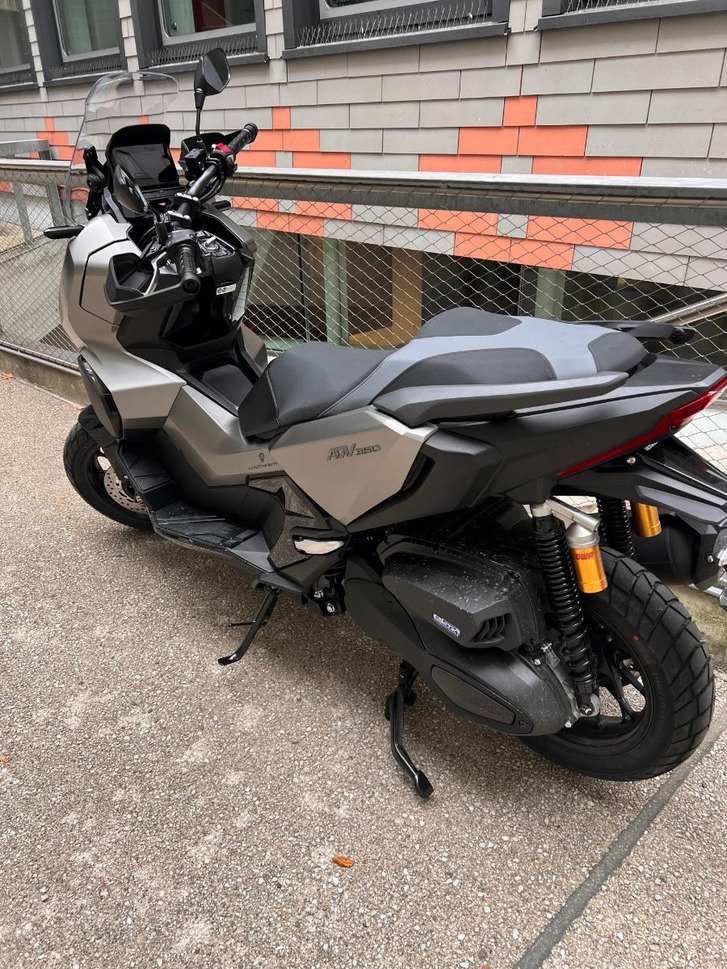 HONDA ADV 350