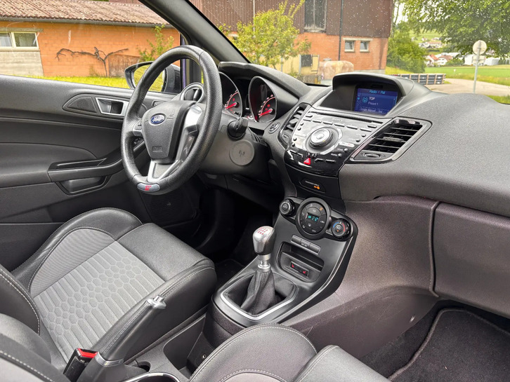 Ford Fiesta 1.6 EcoB ST-2