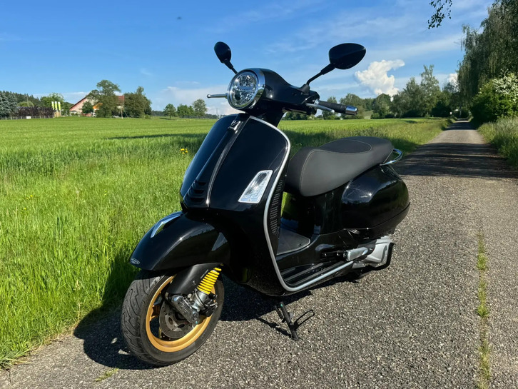 PIAGGIO Vespa GTS 300 HPE Super Tech ABS/ASR