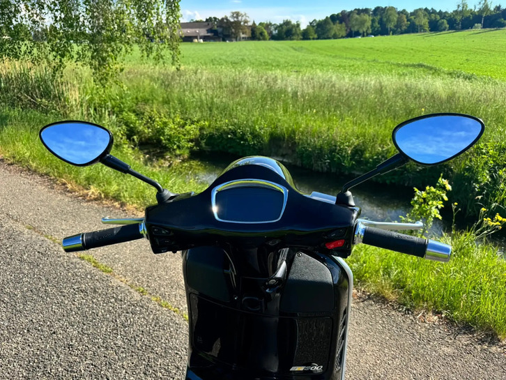 PIAGGIO Vespa GTS 300 HPE Super Tech ABS/ASR