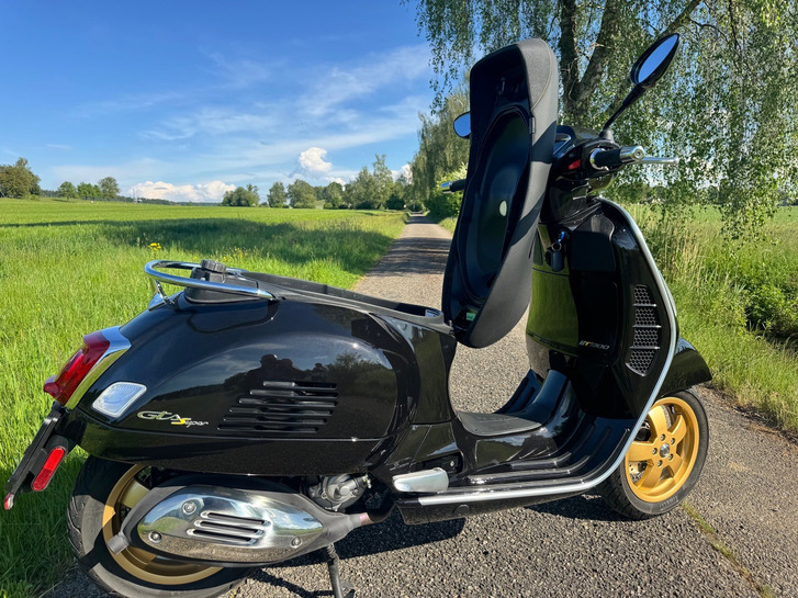PIAGGIO Vespa GTS 300 HPE Super Tech ABS/ASR