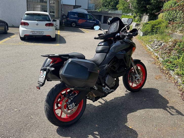 DUCATI Multistrada V2 S