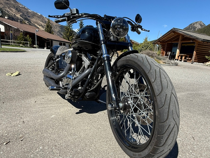 HARLEY-DAVIDSON FXS Blackline ABS