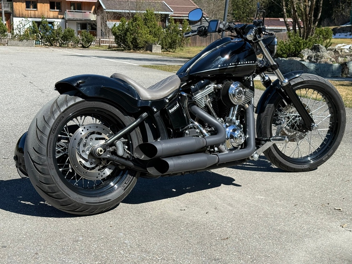HARLEY-DAVIDSON FXS Blackline ABS
