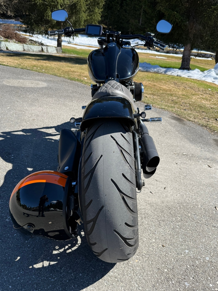 HARLEY-DAVIDSON FXS Blackline ABS
