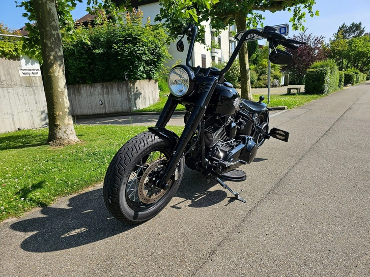 HARLEY-DAVIDSON Softail Slim FLS