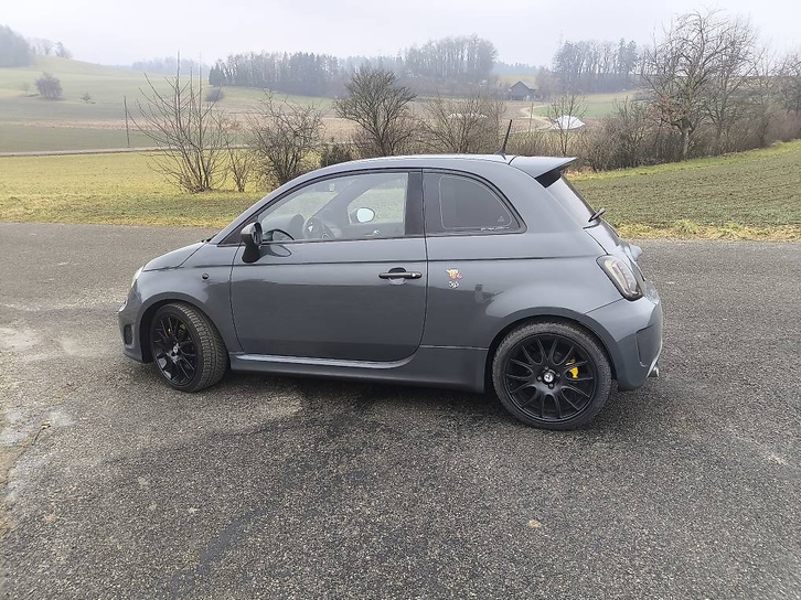 Fiat 595 Abarth 1.4 T-Jet 180 - Top gepflegt! Fiat Fiat 595 Abarth 1.4 T-Jet 180 Competizione