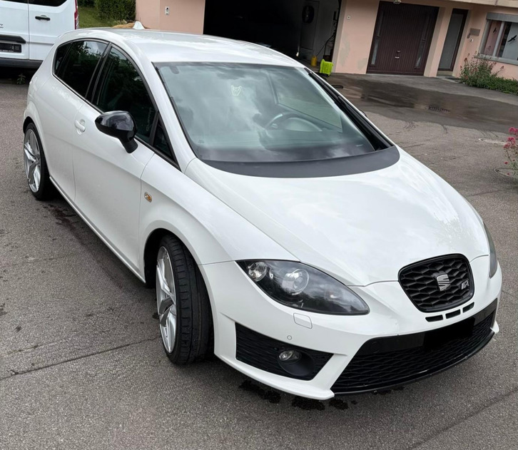 Sportlicher SEAT Leon Cupra R mit Top-Ausstattung SEAT SEAT Leon 2.0 TSI Cupra R