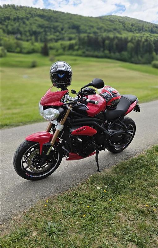Triumph Speed Triple 1050 - Top Zustand! TRIUMPH TRIUMPH Speed Triple 1050