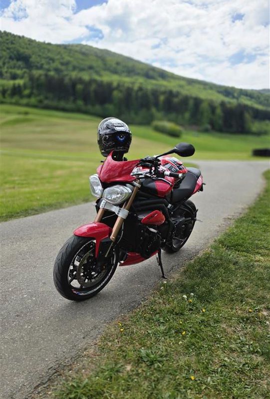 Triumph Speed Triple 1050 - Top Zustand! TRIUMPH TRIUMPH Speed Triple 1050