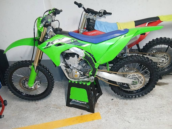 Kawasaki KX250 2025 - Top Zustand, Sofort Fahrbereit KAWASAKI KAWASAKI KX 250