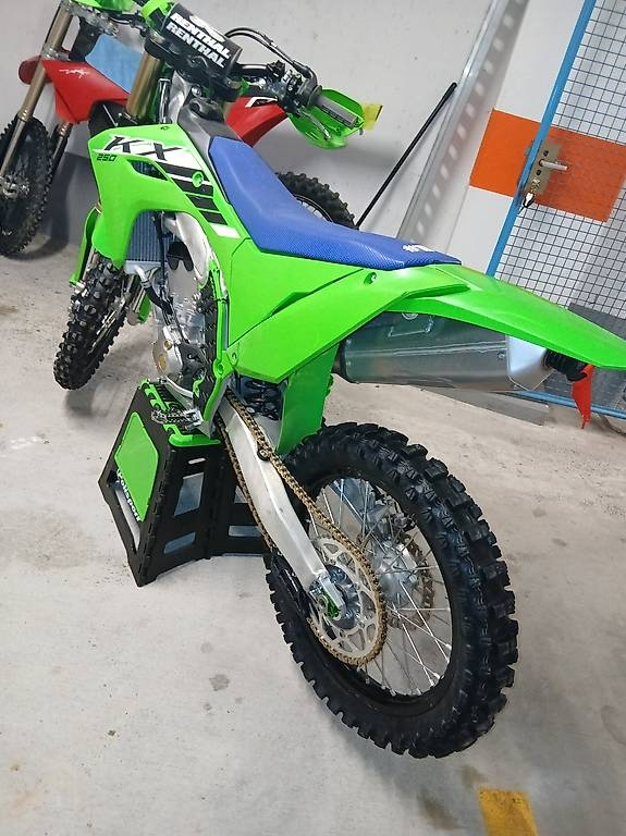Kawasaki KX250 2025 - Top Zustand, Sofort Fahrbereit KAWASAKI KAWASAKI KX 250