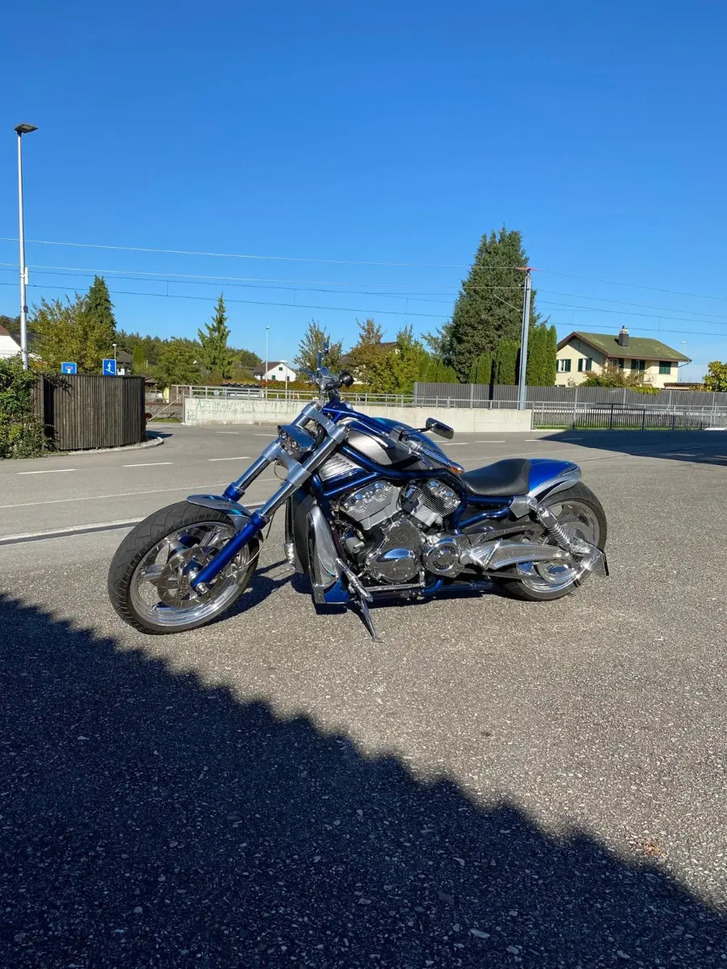 HARLEY-DAVIDSON VRSCA V-rod 1200