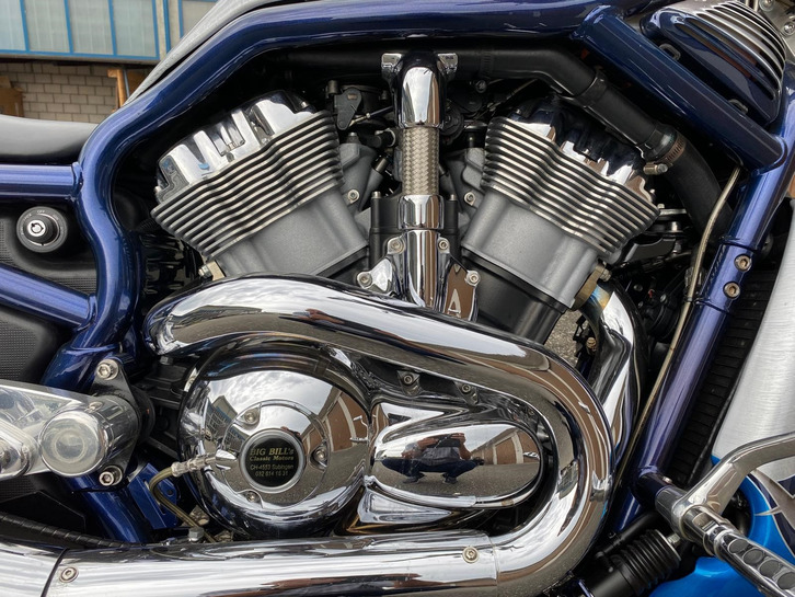 HARLEY-DAVIDSON VRSCA V-rod 1200