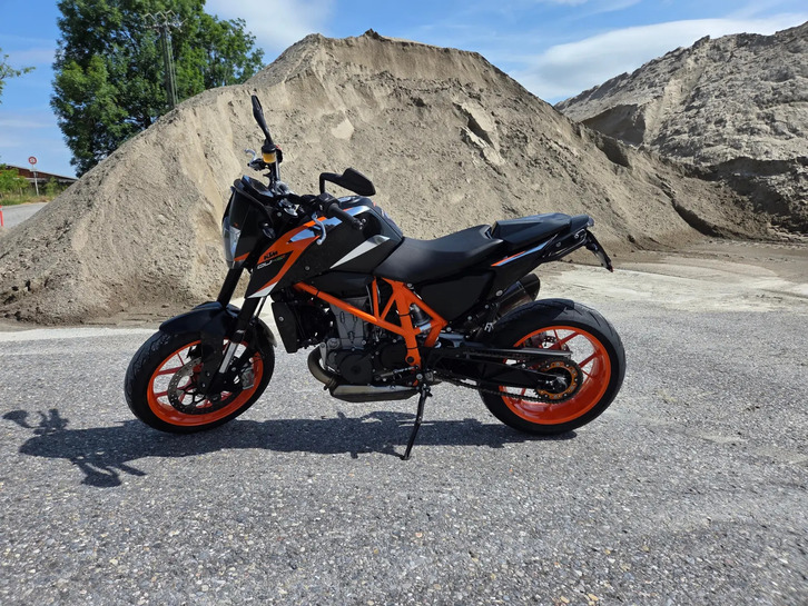 KTM 690 Duke R ABS (35Kw)