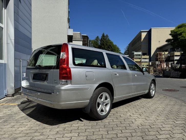Gebrauchtwagen: Volvo V70 T AWD in Schwarz Volvo Volvo V70 2.5 20V T 210 Move AWD