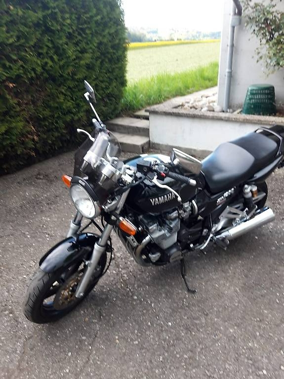 Yamaha  XJR 1200