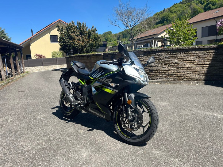 KAWASAKI Ninja 125