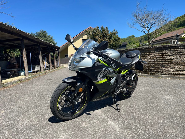 KAWASAKI Ninja 125