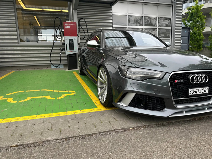 Audi RS6 Avant 4.0 V8 TFSI quattro T-Tronic