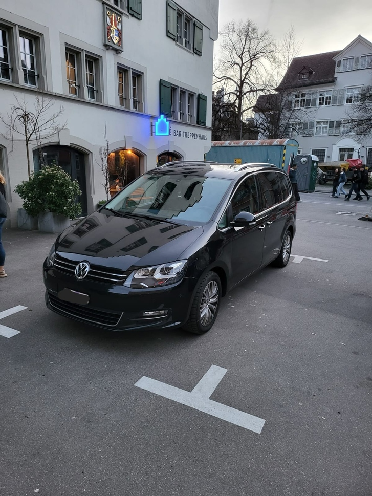 VW Sharan 2.0 TDI BlueMTA Design | Familienvan VW VW Sharan 2.0 TDI BlueMTA Design 4m