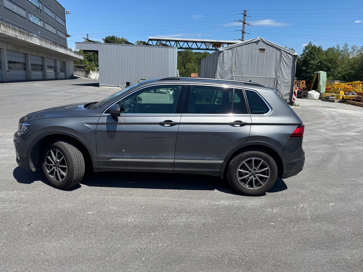 VW Tiguan 2.0 TSI Comfortline DSG - Top Zustand VW VW Tiguan 2.0 TSI Comfortline DSG
