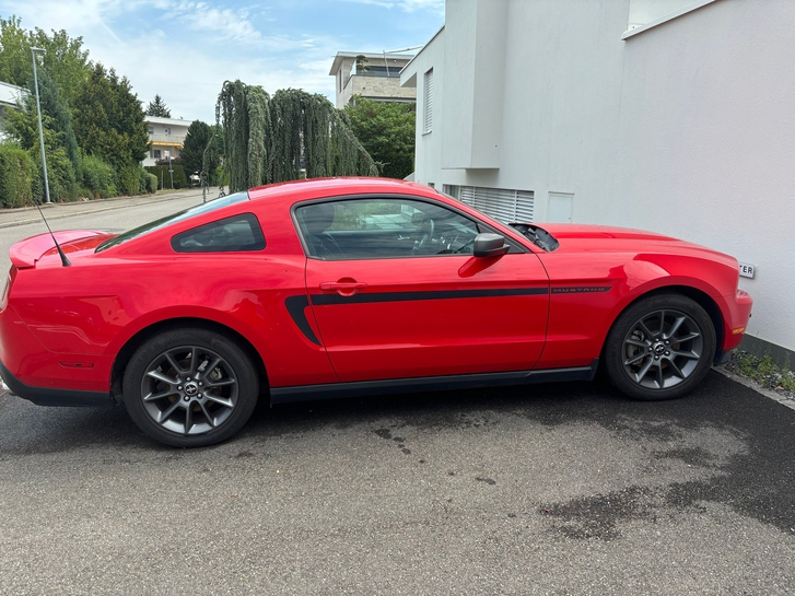 FORD Mustang 3.7 V6 FORD Mustang 3.7 V6
