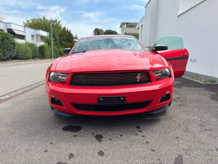 Ford Mustang 3.7 V6 - Leistungsstark & Stilecht FORD FORD Mustang 3.7 V6