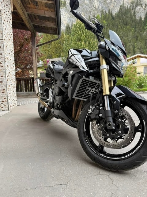 Suzuki GSR 750 ABS Freegun