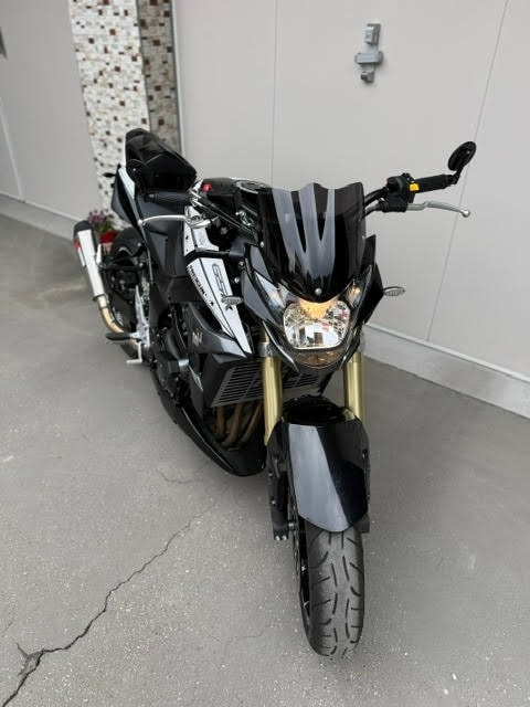 Suzuki GSR 750 ABS Freegun