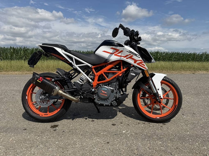 KTM 390 Duke ABS, Top Zustand, nur 22.000 km KTM KTM 390 Duke ABS