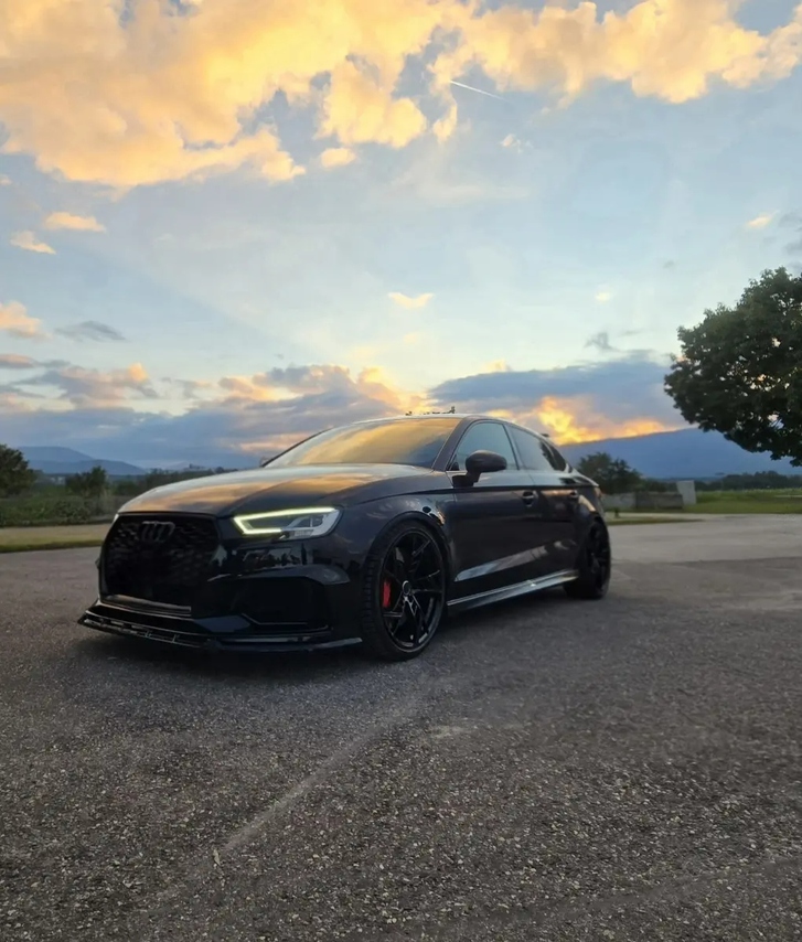 Audi RS3 Limousine 2.5 T FSI quattro S-Tronic