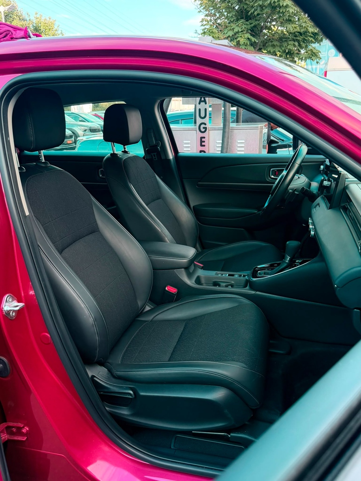 Honda HR-V 1.5 i-MMD Advance 2026: Top Features Honda Honda HR-V 1.5 i-MMD Advance