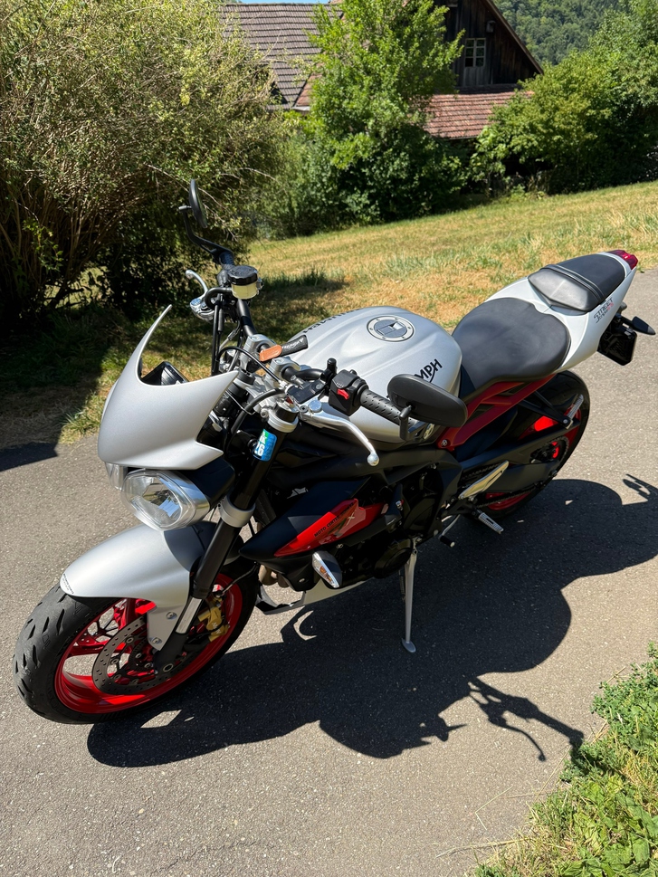 Triumph Street Triple 675 RX ABS, top gepflegt TRIUMPH TRIUMPH Street Triple 675 RX ABS
