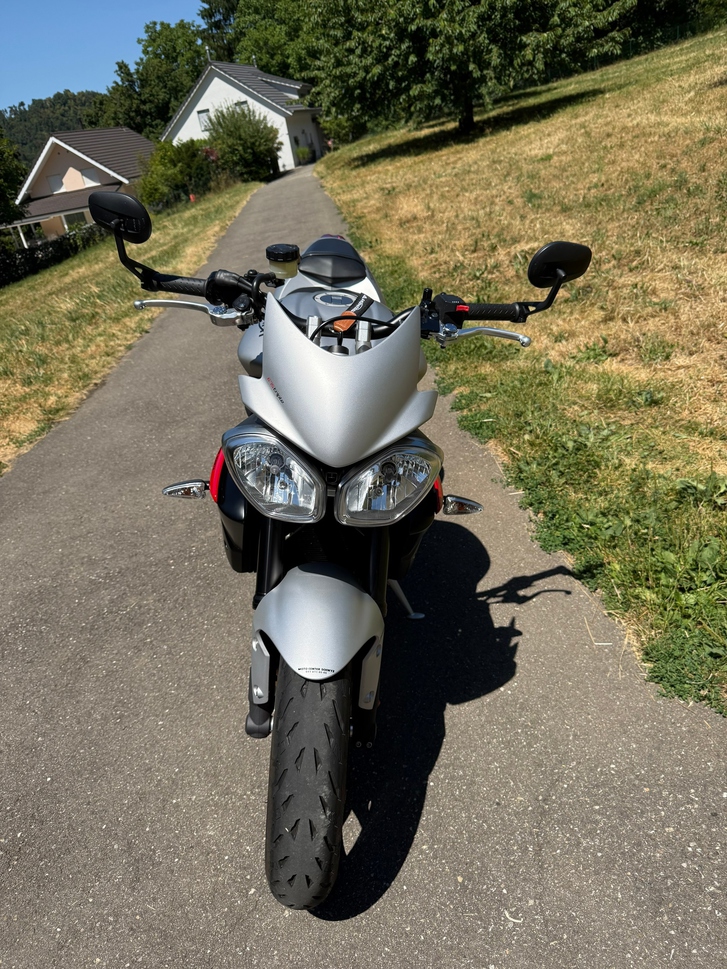 Triumph Street Triple 675 RX ABS, top gepflegt TRIUMPH TRIUMPH Street Triple 675 RX ABS