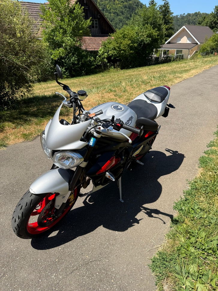 Triumph Street Triple 675 RX ABS, top gepflegt TRIUMPH TRIUMPH Street Triple 675 RX ABS