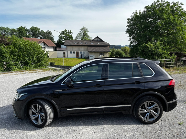 VW Tiguan 2.0 TSI R-Line DSG in Top-Zustand VW VW Tiguan 2.0 TSI R-Line DSG
