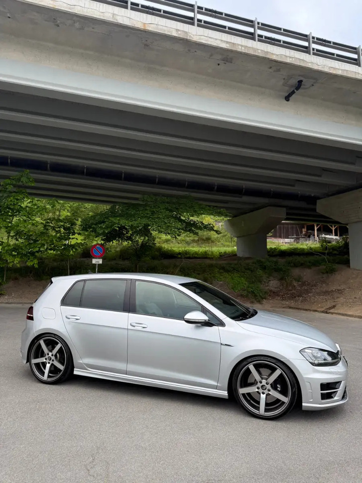 VW Golf VII 2.0 TSI R DSG 4motion zu verkaufen VW VW Golf VII 2.0 TSI R DSG 4motion