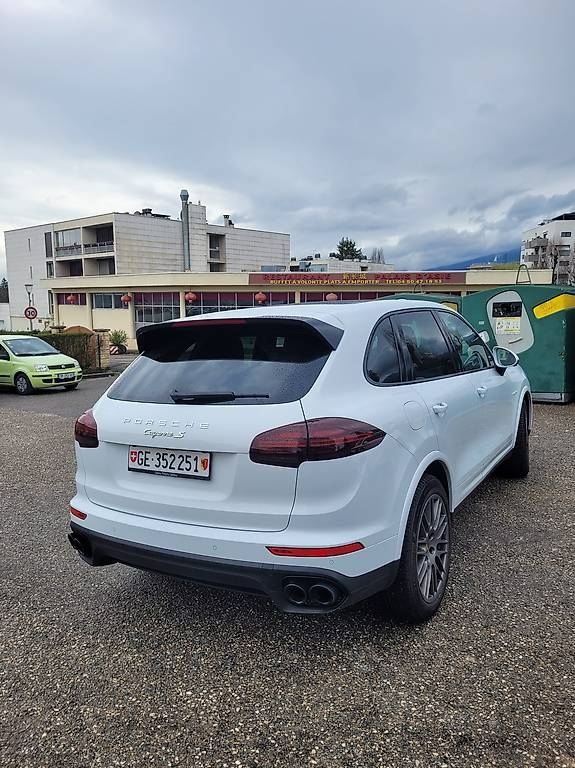 Porsche Cayenne 3.0 V6 S E-Hybrid zu verkaufen Porsche Porsche Cayenne 3.0 V6 S E-Hybrid