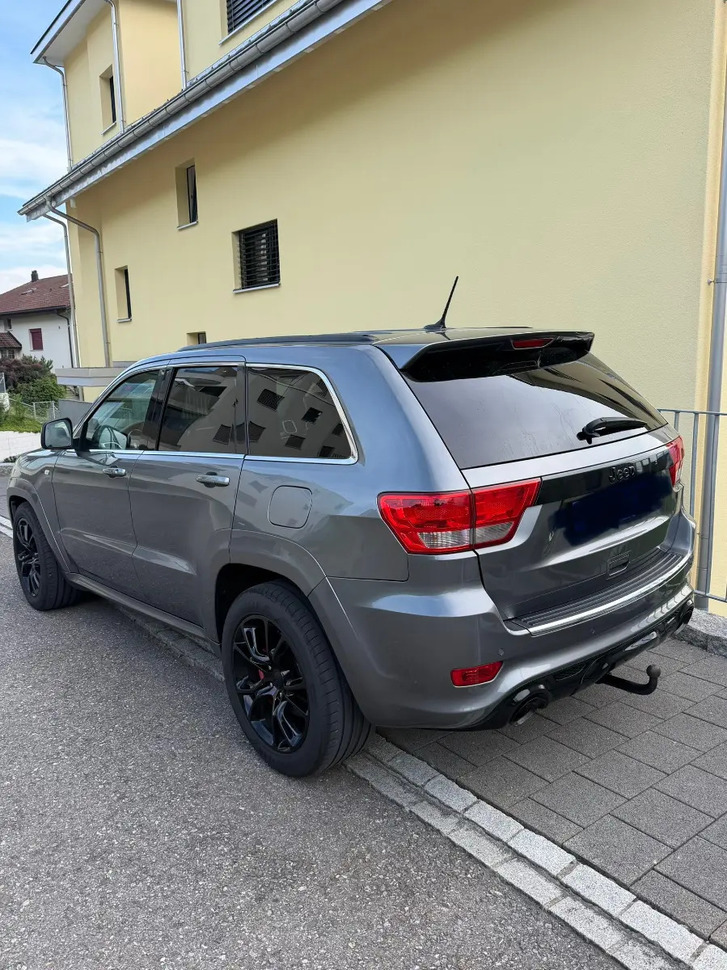 Jeep Grand Cherokee SRT8 6.4 V8 HEMI mit Vollausstattung Jeep Jeep Grand Cherokee 6.4 V8 HEMI SRT8