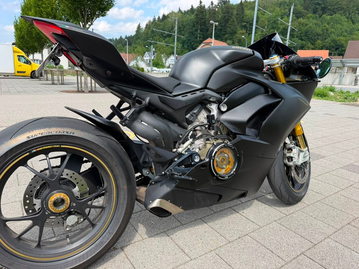 Ducati Panigale V4 S - Top gepflegt, optisch verndert DUCATI DUCATI Panigale 1103 V4 S