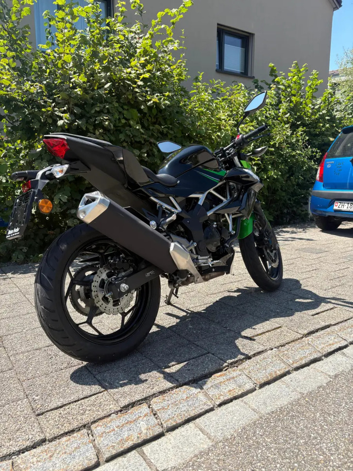 Kawasaki Z125 - Top gepflegtes Einsteiger-Motorrad KAWASAKI KAWASAKI Z 125